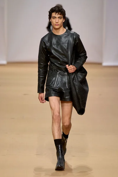 Look 9